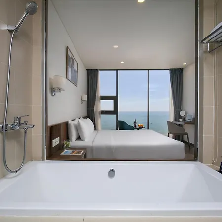 Mangata Beachfront Hotel - Rooftop Bar Sea View Danang Exterior photo